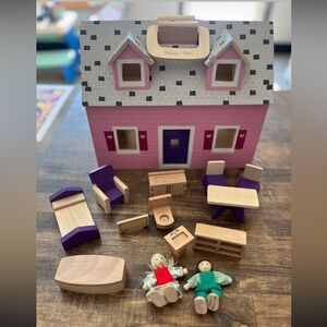 Melissa & Doug Fold & Go Mini Dollhouse